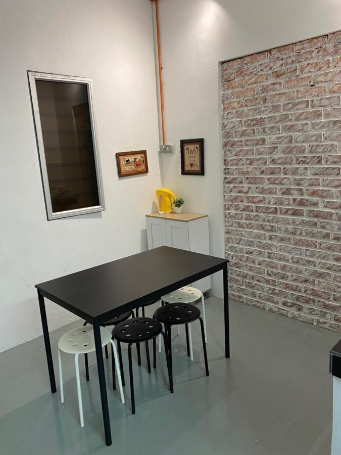 Homestay "Feel At Home" Near A Famosa & Jonker Street For 4-7 People Melaka Zewnętrze zdjęcie